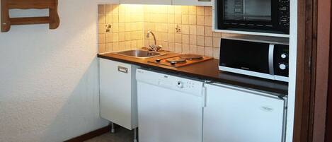 Réfrigérateur, micro-ondes, four, lave-vaisselle