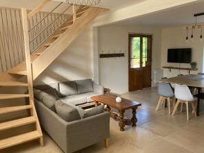 Televisie en een open haard