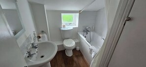 舒适村舍 | 浴室 | 毛巾、卫生纸