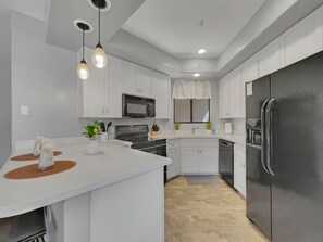 Fridge, microwave, oven, stovetop - Stunning Waterview Condo in the heart of Chandler, Az!! 30 Night Min.Discounts! (Chandler)