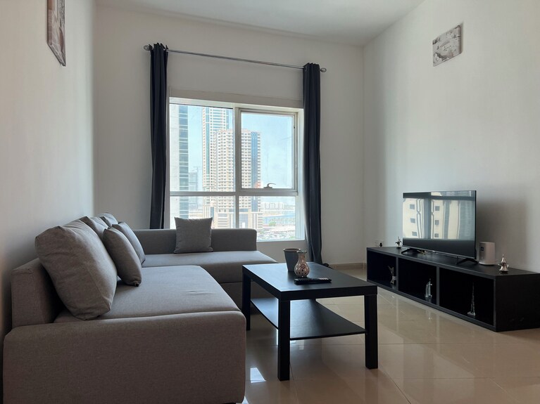 Cozy 1-bedroom Apartment In Sharjah With Ac, Wifi - Sharjah