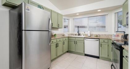 Peoria Oasis on Golf Course Pool Putting Green