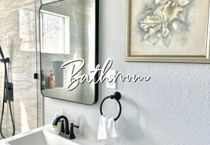 2 bedrooms - Vintage Vibes Modern Comfort 2BR for 6 Guests (Oklahoma City)