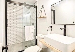 Apartment | 1 bedroom - Rustic Gem 5min-asian District Full Kitchen (Oklahoma City)