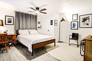 Apartment | 1 bedroom - Rustic Gem 5min-asian District Full Kitchen (Oklahoma City)