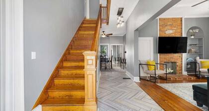 Sleep 10 in this historic home in state streets