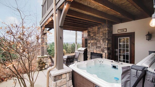 Terrace/patio - Mountain Creekside: Hot Tub: Golf (Boyne City)