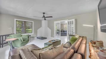 TV, fireplace, offices