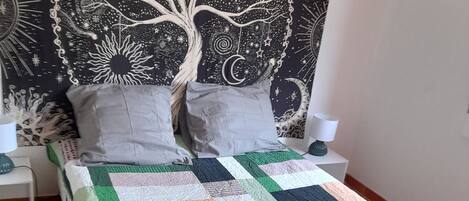 1 Schlafzimmer, Bügeleisen/Bügelbrett, Bettwäsche