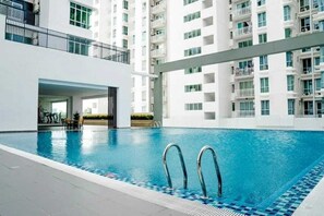 Hồ bơi ngoài trời 