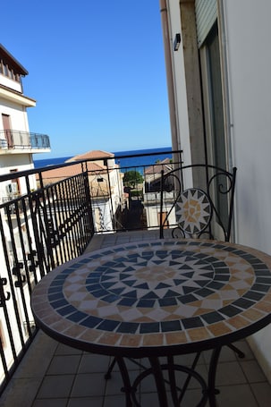 Außenbereich. Emerella Guest House Siderno Beach