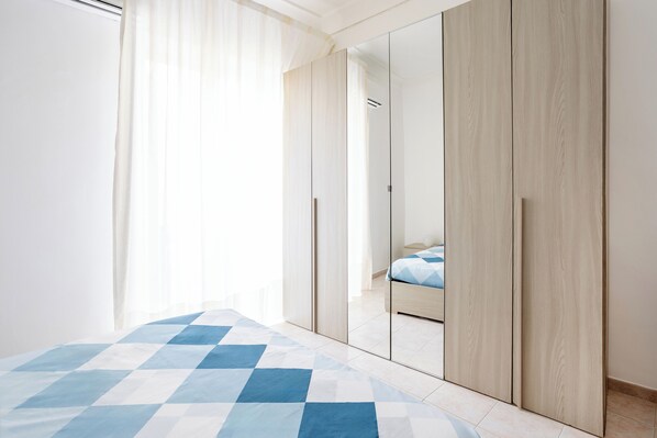 2 slaapkamers, reisbedje, gratis wifi, beddengoed