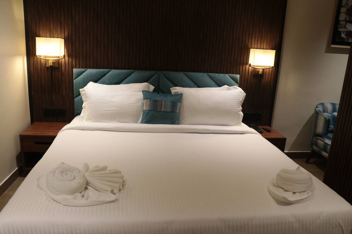 Kamar Standar, Beberapa Tempat Tidur, Bebas Asap Rokok, pemandangan kota | Seprai katun Mesir, seprai premium, busa memori, dan minibar