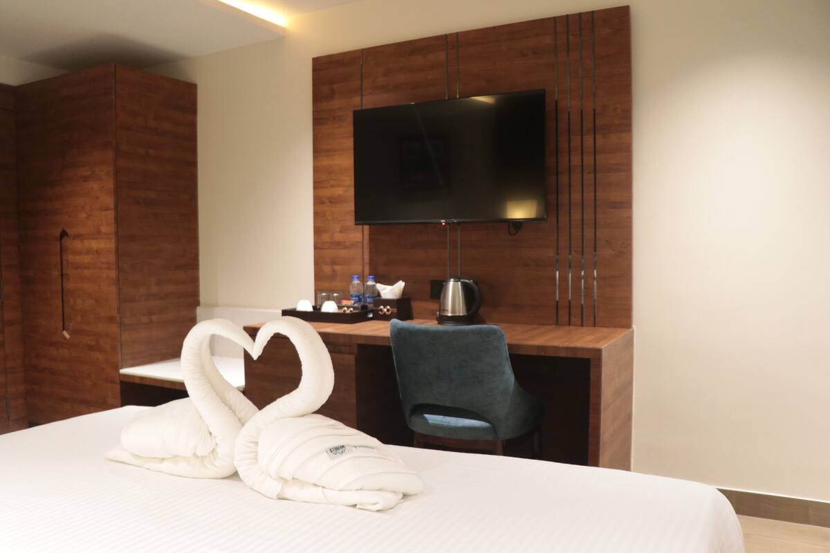 Kamar Eksekutif | Seprai katun Mesir, seprai premium, busa memori, dan minibar