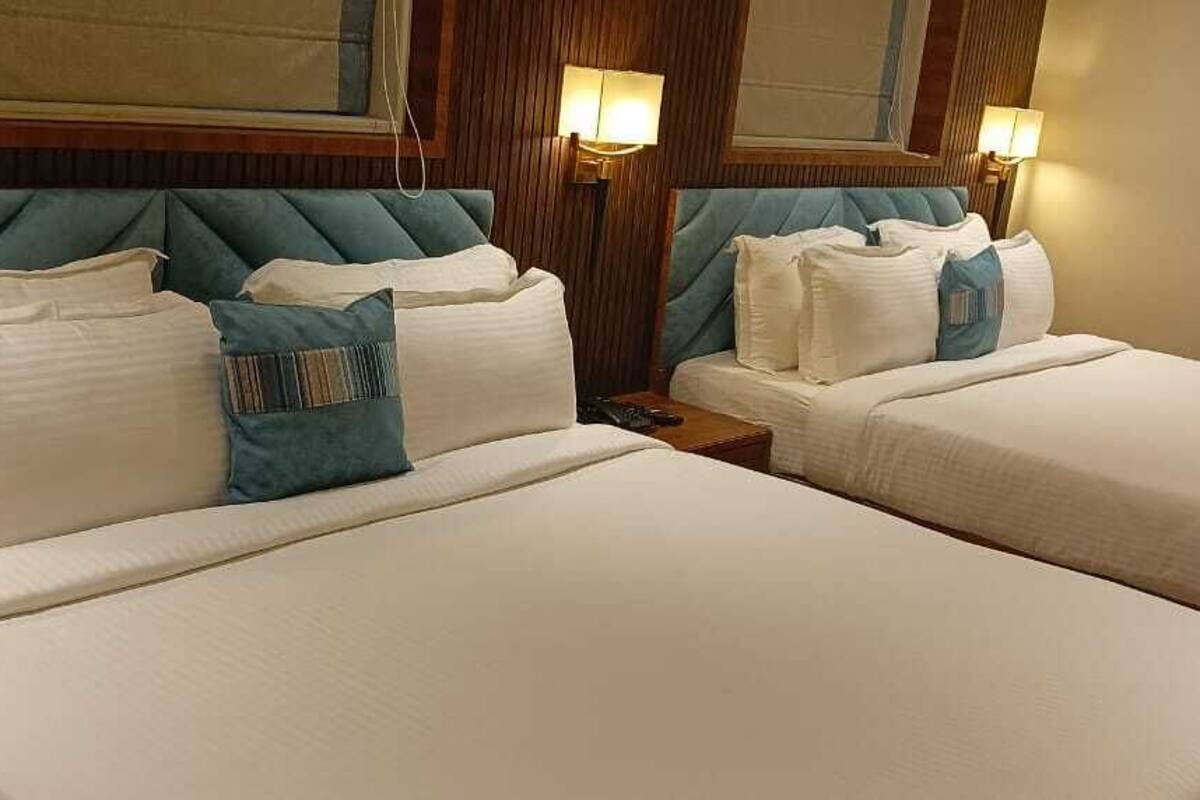 Kamar Keluarga, pemandangan gunung | Seprai katun Mesir, seprai premium, busa memori, dan minibar