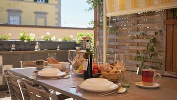 Appartamento Tina con Terrazza Privata | Terrace/patio