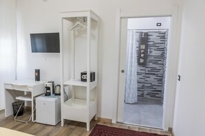 Deluxe Double or Twin Room | In-room safe, blackout curtains, soundproofing, iron/ironing board - La Fenice Suites Sardinia (Quartu Sant'Elena)