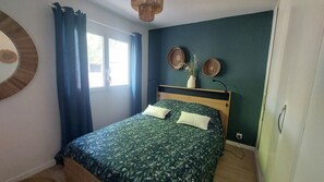 3 chambres, bureau, Wi-Fi gratuit, draps fournis
