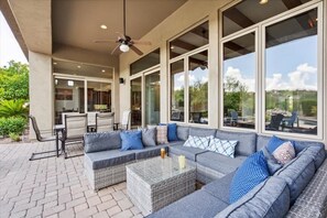 Outdoor dining - Sunrise Retreat- Mtn Views-Pool- Long Term Stays! (Scottsdale)