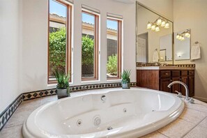 Doccia, asciugacapelli, asciugamani, sapone