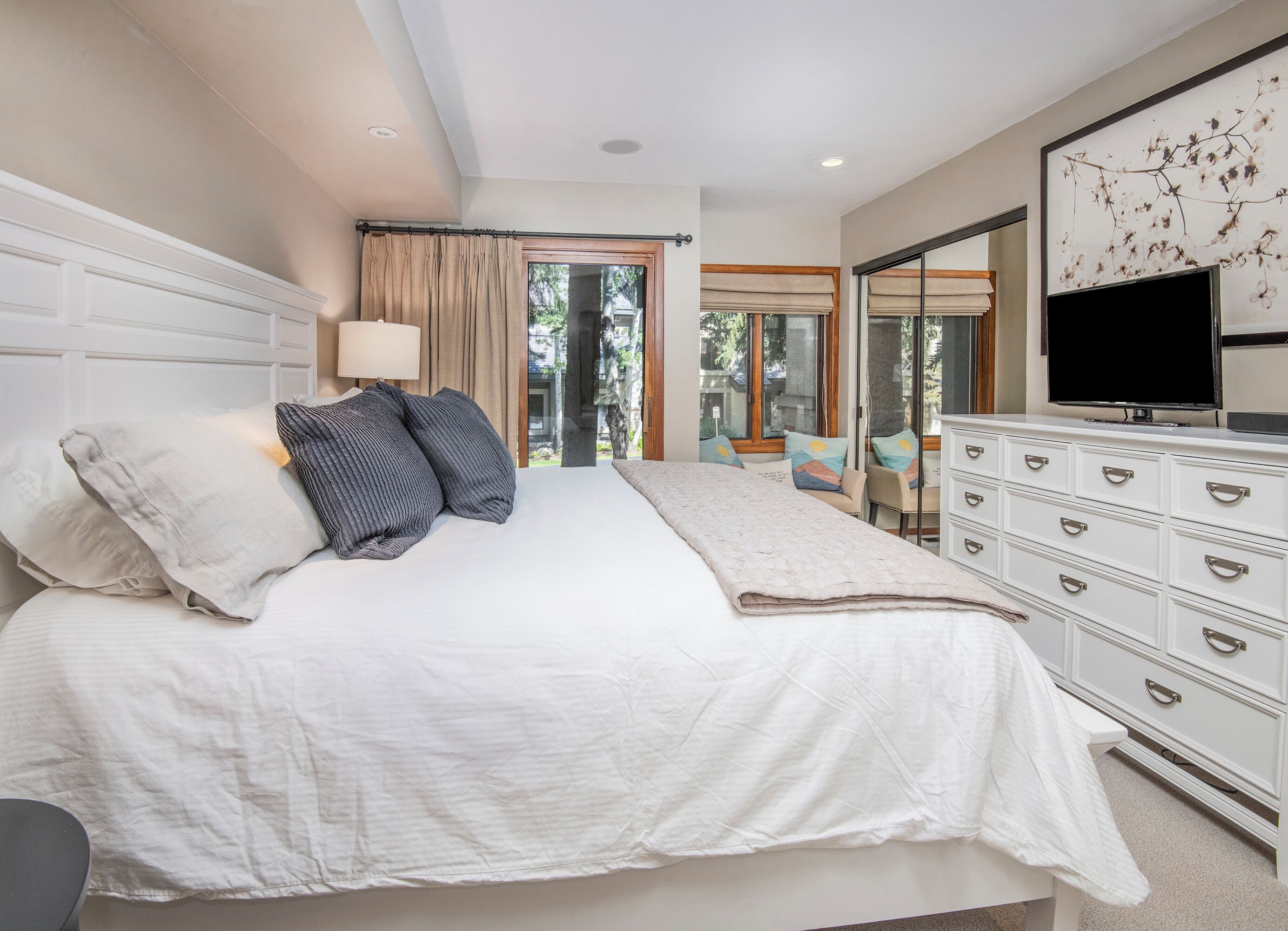 4 habitaciones, wifi gratis y ropa de cama 