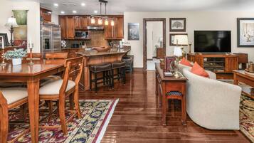 Smart TV, fireplace, stereo