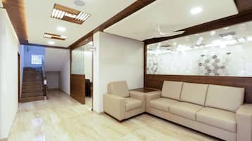 Quầy tiếp tân