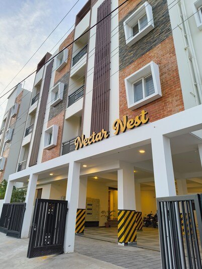 The Bee Hives Nectar Nest