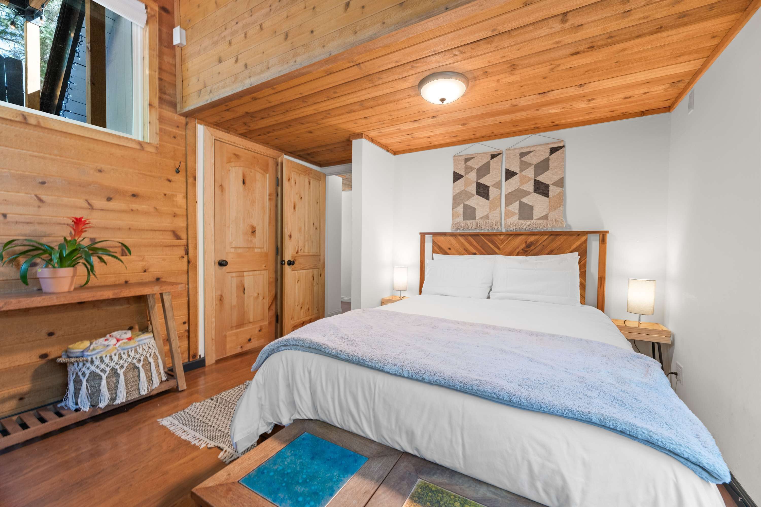 3 bedrooms, iron/ironing board, travel cot, WiFi