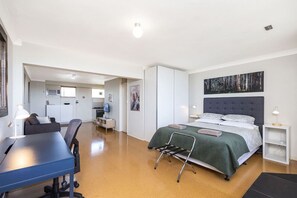 1 bedroom, iron/ironing board, WiFi, bed sheets