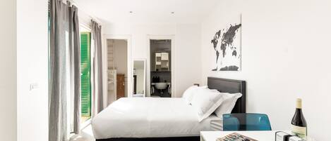 Fer et planche à repasser, Wi-Fi gratuit, draps fournis