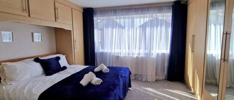 3 bedrooms, free WiFi, bed sheets