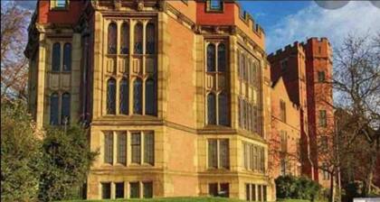 Charming 3 Bedroom House in Sheffield