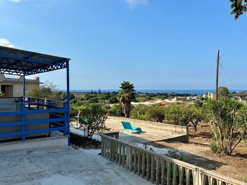 Vacation home with beautiful sea view near Guidaloca, Scopello and the Zingaro