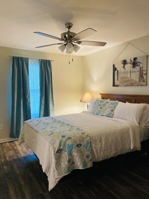 2 habitaciones, escritorio, tabla de planchar con plancha y wifi gratis
