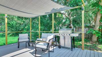 Cottage (2 Bedrooms) | Front of property