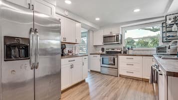 Cottage (2 Bedrooms) | Interior