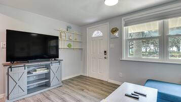 Cottage (2 Bedrooms) | Interior