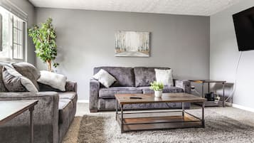 House (3 Bedrooms) | Front of property