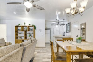 Apartment (2 Bedrooms) | Interior - Oceanside Condo w/ Pool & Hot Tub Access! (Oceanside)
