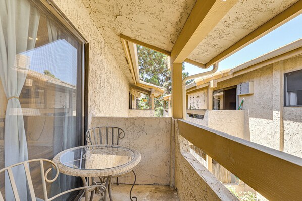 Apartment (2 Bedrooms) | Interior - Oceanside Condo w/ Pool & Hot Tub Access! (Oceanside)