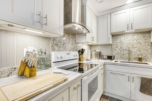 Apartment (2 Bedrooms) | Interior - Oceanside Condo w/ Pool & Hot Tub Access! (Oceanside)