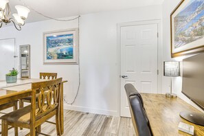 Apartment (2 Bedrooms) | Interior - Oceanside Condo w/ Pool & Hot Tub Access! (Oceanside)