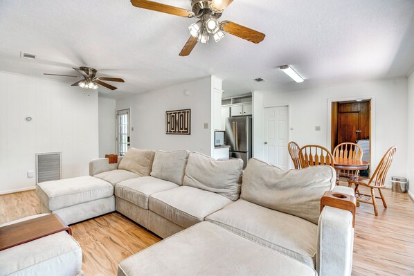 House (3 Bedrooms) | Interior - 2 Mi to Kyle Field: Bryan Home w/ Fenced Yard (Bryan)