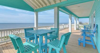 Hot Tub + Bay Views: Beachfront Gilchrist Retreat