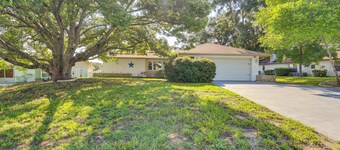 5 Mi to Weeki Wachee: Spring Hill Home w/ Lanai