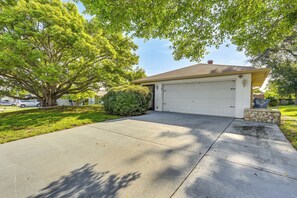 House (3 Bedrooms) | Interior - 5 Mi to Weeki Wachee: Spring Hill Home w/ Lanai (Spring Hill)