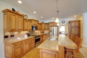 House (3 Bedrooms) | Interior