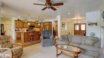 House (3 Bedrooms) | Interior