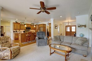 House (3 Bedrooms) | Interior